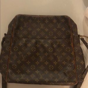 Louis Vuitton Messenger Bag